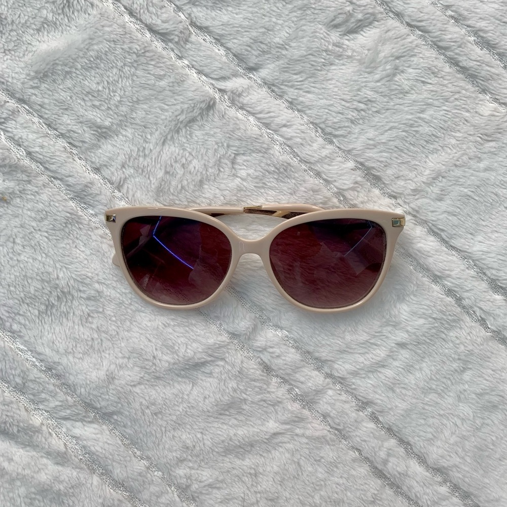 SUNGLASSES